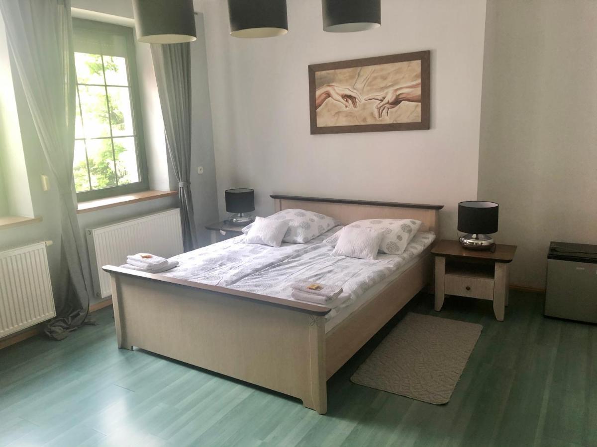 Hotel Zameczek 拉多姆斯科 外观 照片